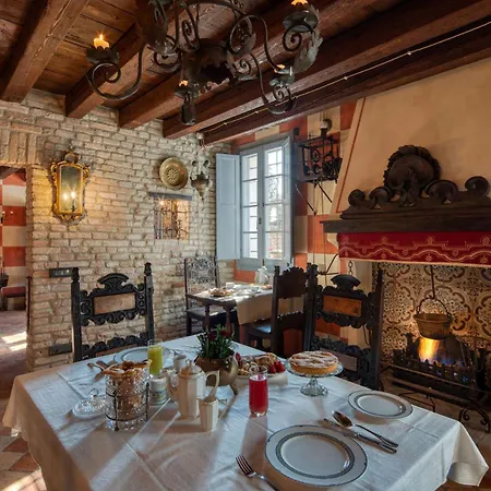 ベッド・アンド・ブレックファスト Casaforte La Bastide 4*