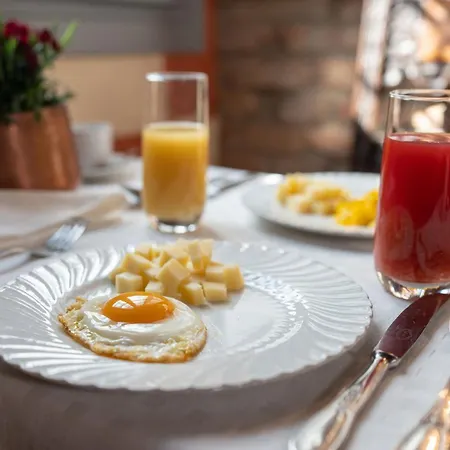 فندق مبيت وإفطار Casaforte La Bastide 4*