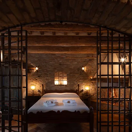 Casaforte La Bastide 4* פררה
